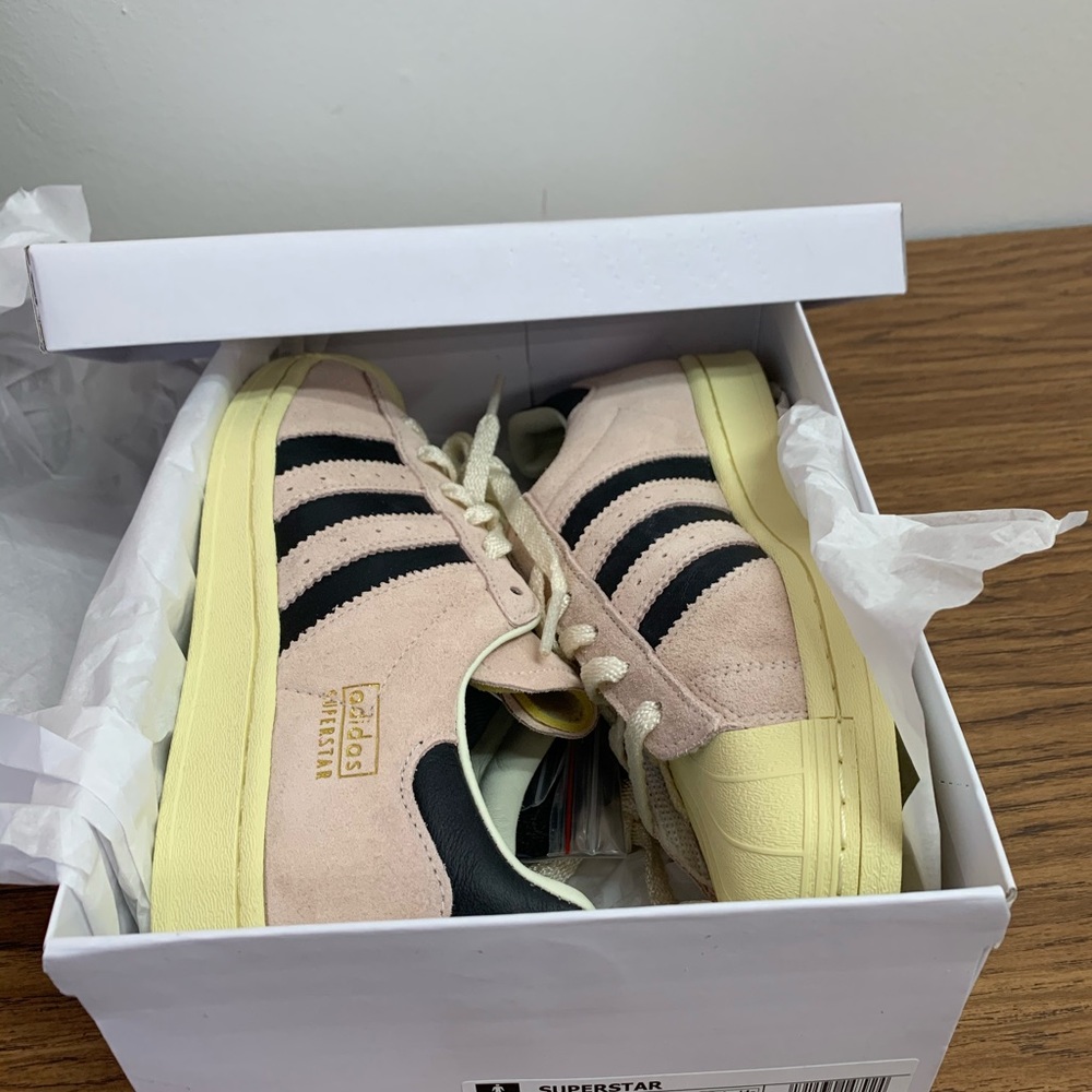 Adidas Shoes - Picture 8 of 8